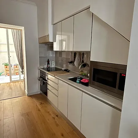 民宿 Cozy Private Bedroom In Shared T2 In Graca, Lisboa